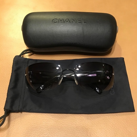 ⛔️SOLD⛔️ Authentic Classic CHANEL Sunglasses - Picture 5 of 12